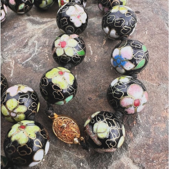 Vintage 1940s Cloisonné Black Ball Chain Knotted. Beautiful 🤩 - Picture 2 of 10